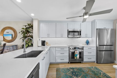 Condo in Longboat Key, Florida, 2 bedrooms  № 2288011 - photo 18