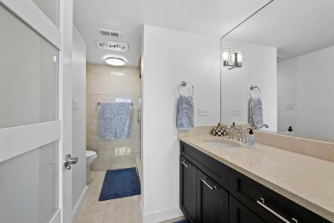 Condo in Longboat Key, Florida, 2 bedrooms  № 2288011 - photo 25