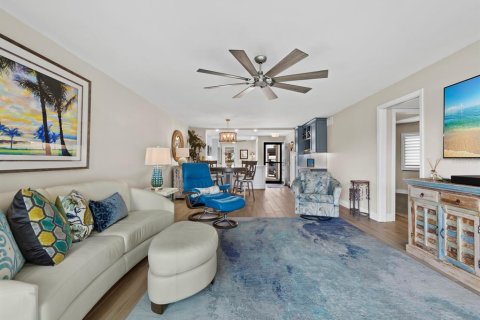 Condo in Longboat Key, Florida, 2 bedrooms  № 2288011 - photo 13