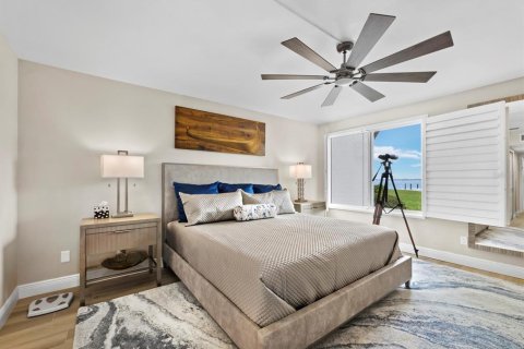 Condo in Longboat Key, Florida, 2 bedrooms  № 2288011 - photo 22