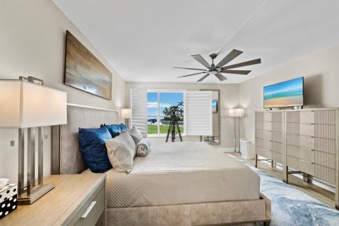Condo in Longboat Key, Florida, 2 bedrooms  № 2288011 - photo 23