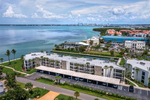 Condo in Longboat Key, Florida, 2 bedrooms  № 2288011