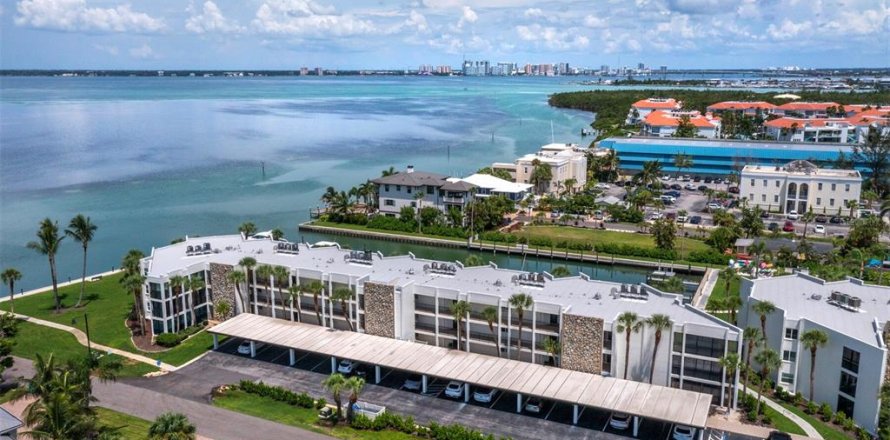 Condo in Longboat Key, Florida, 2 bedrooms  № 2288011