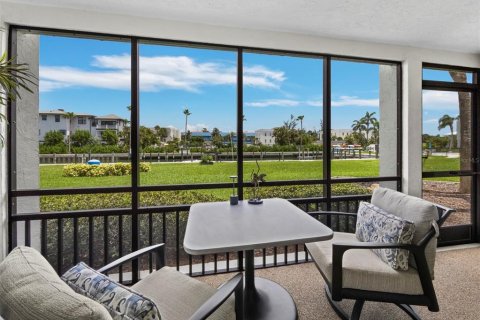 Condo in Longboat Key, Florida, 2 bedrooms  № 2288011 - photo 12