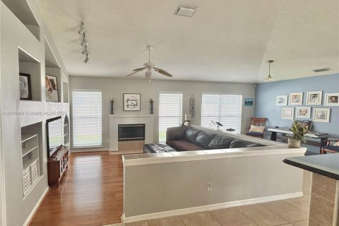 House in Port St. Lucie, Florida 4 bedrooms, 212.1 sq.m. № 1839603 - photo 8