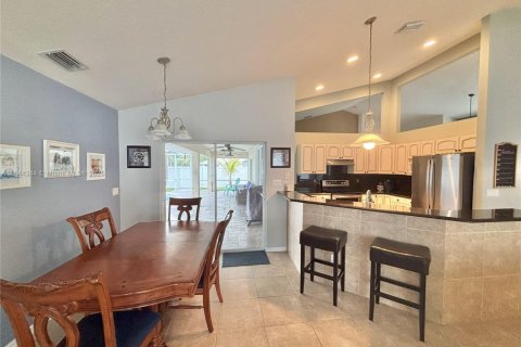 House in Port St. Lucie, Florida 4 bedrooms, 212.1 sq.m. № 1839603 - photo 14