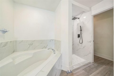 Купить виллу или дом в Хейнс-Сити, Флорида 9 комнат, 167.13м2, № 1721446 - фото 9