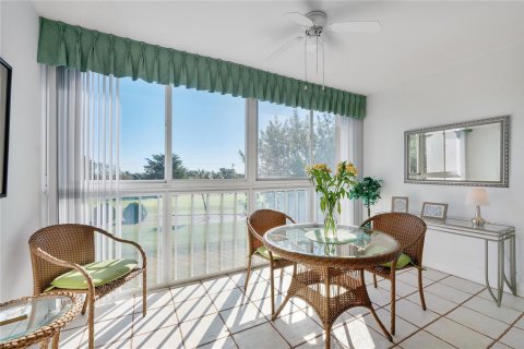 Купить кондоминиум в Маргит, Флорида 2 спальни, 85.47м2, № 2083727 - фото 2