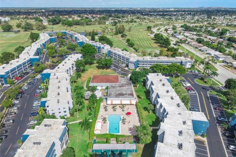 Купить кондоминиум в Маргит, Флорида 2 спальни, 85.47м2, № 2083727 - фото 21