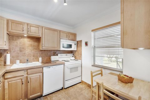 Купить кондоминиум в Маргит, Флорида 2 спальни, 85.47м2, № 2083727 - фото 6
