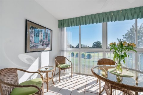 Купить кондоминиум в Маргит, Флорида 2 спальни, 85.47м2, № 2083727 - фото 9