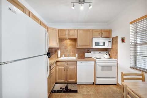 Купить кондоминиум в Маргит, Флорида 2 спальни, 85.47м2, № 2083727 - фото 7
