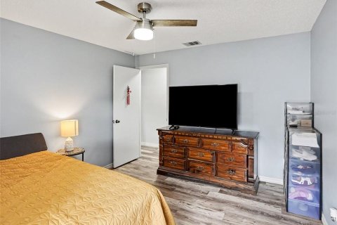 House in Oviedo, Florida 3 bedrooms, 164.81 sq.m. № 2230400 - photo 8