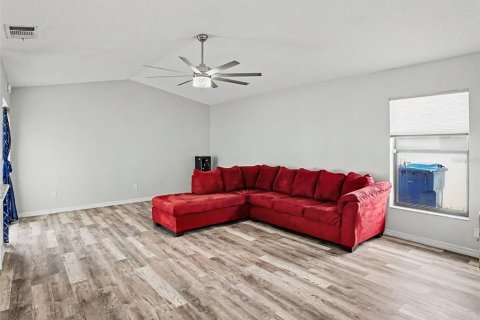 House in Oviedo, Florida 3 bedrooms, 164.81 sq.m. № 2230400 - photo 19