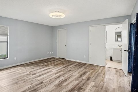 House in Oviedo, Florida 3 bedrooms, 164.81 sq.m. № 2230400 - photo 5