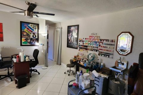 House in Cutler Bay, Florida 3 bedrooms, 170.94 sq.m. № 1726188 - photo 23