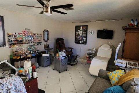 House in Cutler Bay, Florida 3 bedrooms, 170.94 sq.m. № 1726188 - photo 12