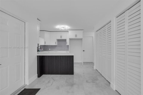 Villa ou maison à louer à Miami, Floride: 3 chambres № 1976974 - photo 8