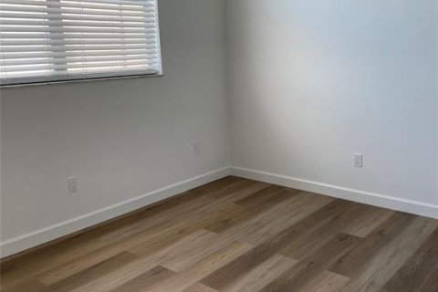 Condo in Lauderdale Lakes, Florida, 2 bedrooms  № 2086923 - photo 6