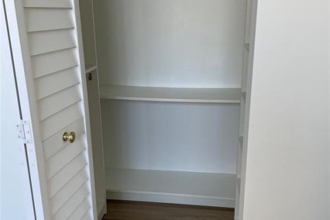 Condo in Lauderdale Lakes, Florida, 2 bedrooms  № 2086923 - photo 9
