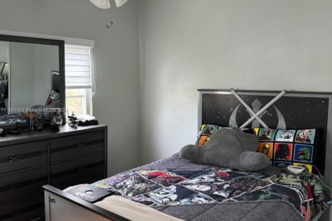 Casa en venta en Miami, Florida, 3 dormitorios, 159.05 m2 № 1864193 - foto 17