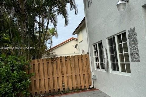 Casa en venta en Miami, Florida, 3 dormitorios, 159.05 m2 № 1864193 - foto 29