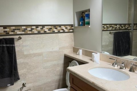 Casa en venta en Miami, Florida, 3 dormitorios, 159.05 m2 № 1864193 - foto 14