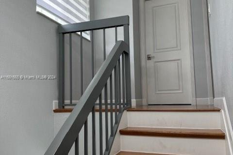 Casa en venta en Miami, Florida, 3 dormitorios, 159.05 m2 № 1864193 - foto 9