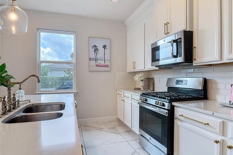 Villa ou maison à vendre à DeLand, Floride: 3 chambres, 220.18 m2 № 1917180 - photo 13