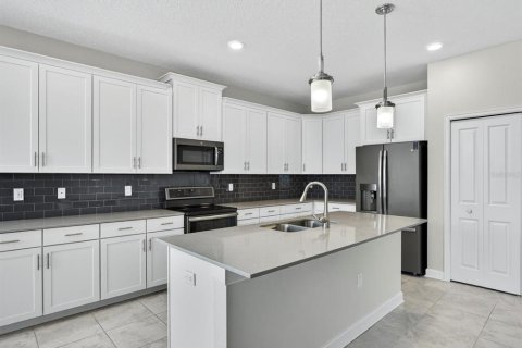 Casa en venta en Davenport, Florida, 3 dormitorios, 241.36 m2 № 2212099 - foto 5
