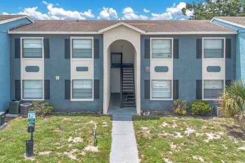 Condo in Orlando, Florida, 2 bedrooms  № 1847293 - photo 1