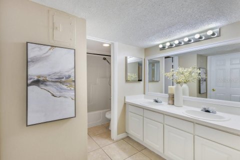 Condo in Orlando, Florida, 2 bedrooms  № 1847293 - photo 10