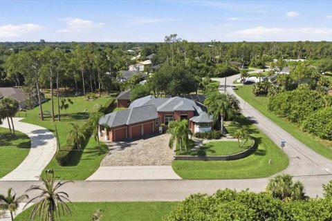 House in North Port, Florida 3 bedrooms, 236.9 sq.m. № 2156787 - photo 11