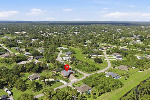 House in North Port, Florida 3 bedrooms, 236.9 sq.m. № 2156787 - photo 3