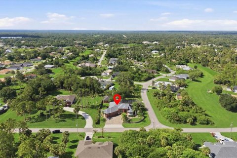 House in North Port, Florida 3 bedrooms, 236.9 sq.m. № 2156787 - photo 5