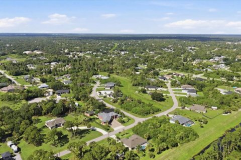 House in North Port, Florida 3 bedrooms, 236.9 sq.m. № 2156787 - photo 4