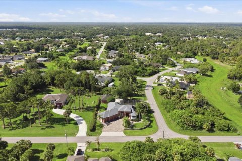 House in North Port, Florida 3 bedrooms, 236.9 sq.m. № 2156787 - photo 9