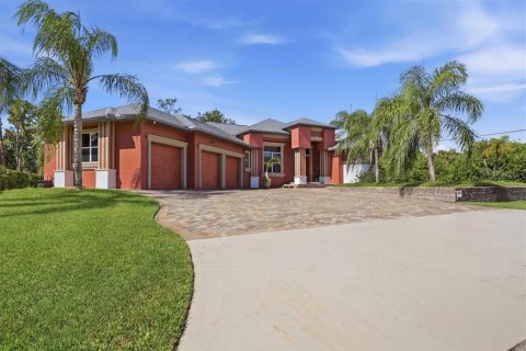 House in North Port, Florida 3 bedrooms, 236.9 sq.m. № 2156787 - photo 17
