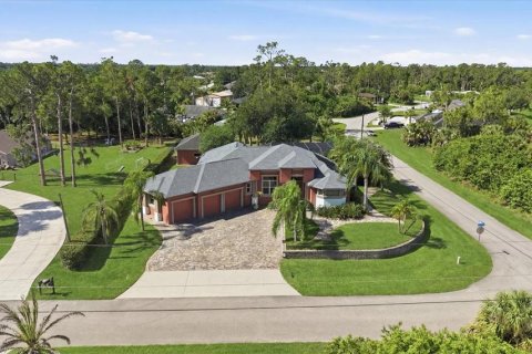 House in North Port, Florida 3 bedrooms, 236.9 sq.m. № 2156787 - photo 12