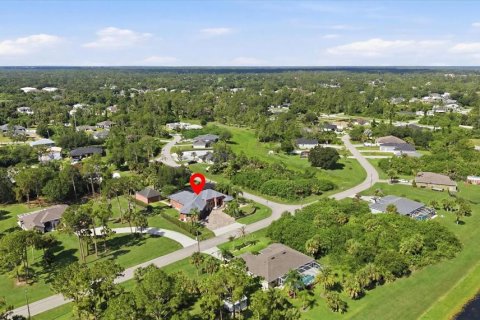 House in North Port, Florida 3 bedrooms, 236.9 sq.m. № 2156787 - photo 7