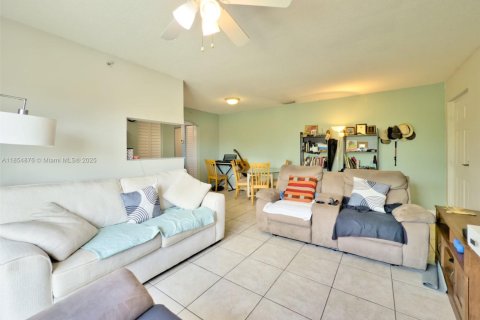 Condominio en venta en Miami, Florida, 1 dormitorio, 56.39 m2 № 1882416 - foto 9