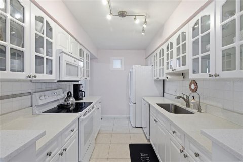 Villa ou maison à louer à Clearwater, Floride: 3 chambres, 129.51 m2 № 2419239 - photo 14