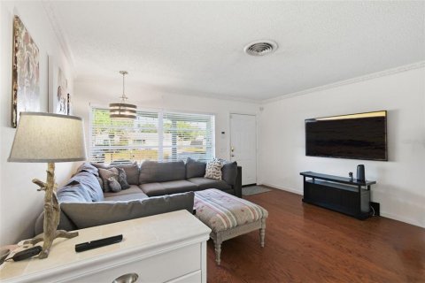 Villa ou maison à louer à Clearwater, Floride: 3 chambres, 129.51 m2 № 2419239 - photo 6