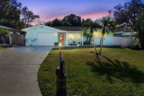 Villa ou maison à louer à Clearwater, Floride: 3 chambres, 129.51 m2 № 2419239 - photo 2