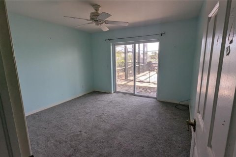 House in Cape Coral, Florida 4 bedrooms, 279.54 sq.m. № 1747554 - photo 21