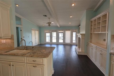 House in Cape Coral, Florida 4 bedrooms, 279.54 sq.m. № 1747554 - photo 17