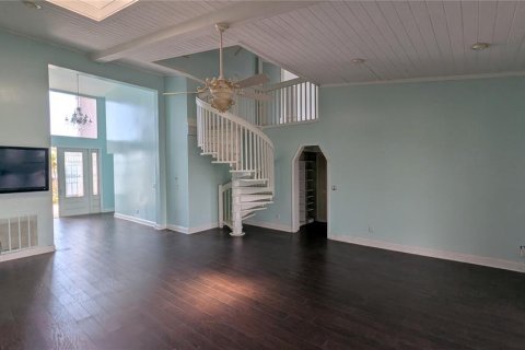 House in Cape Coral, Florida 4 bedrooms, 279.54 sq.m. № 1747554 - photo 6