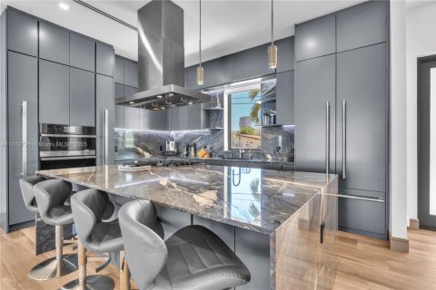 House in Miami, Florida 3 bedrooms № 1707585 - photo 25