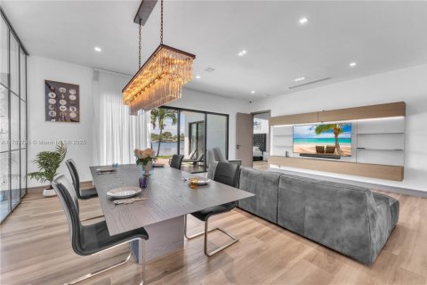 House in Miami, Florida 3 bedrooms № 1707585 - photo 27