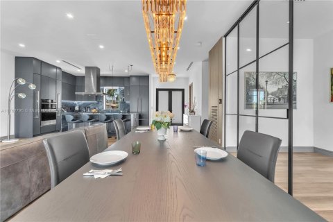 House in Miami, Florida 3 bedrooms № 1707585 - photo 29